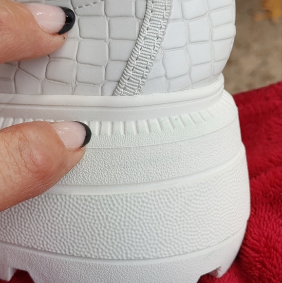 katy Perry Geli Solid Sneaker SZ.5.5 - Picture 8 of 8